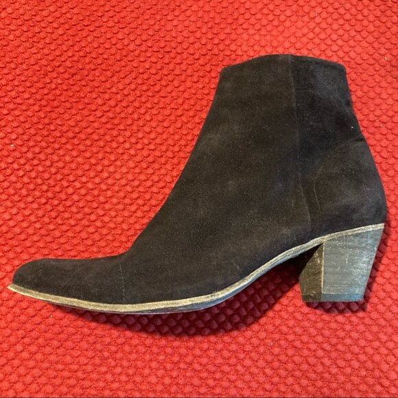 JOHN FLUEVOG Sz 10.5 Suede Stacked Heel Booties Zipper Closure - Picture 4 of 11